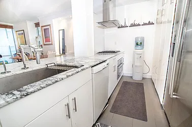 Rented by R New York