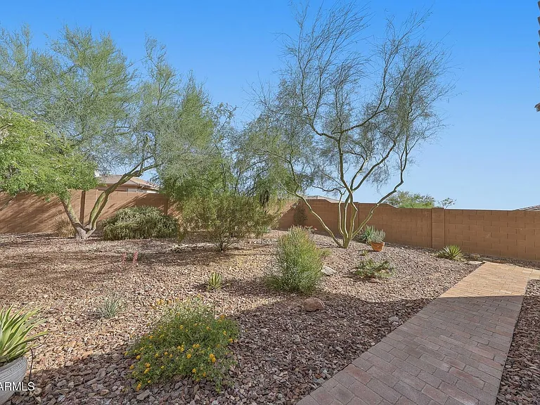 2129 W Legends Way — Photo 51