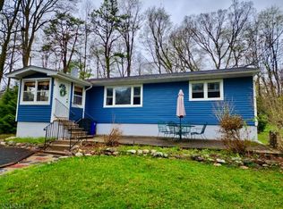 4 Cove Rd, Sandyston, NJ 07826