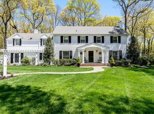1221 The Knl, Oyster Bay, NY 11771