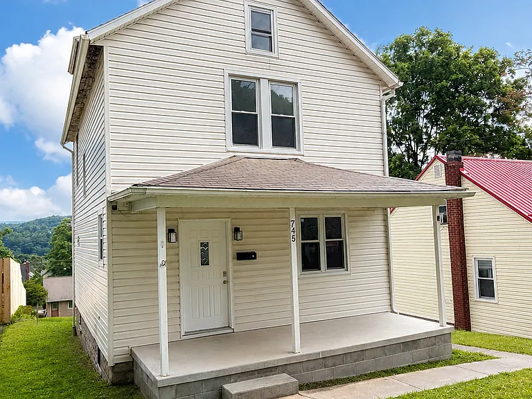 745 Russell Ave — Photo 8