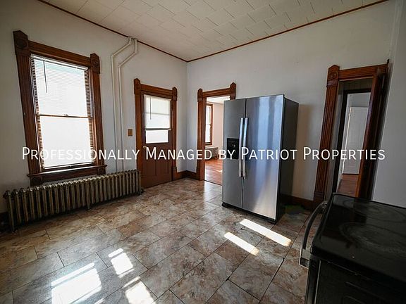 4th image of 1830 Superior Ave