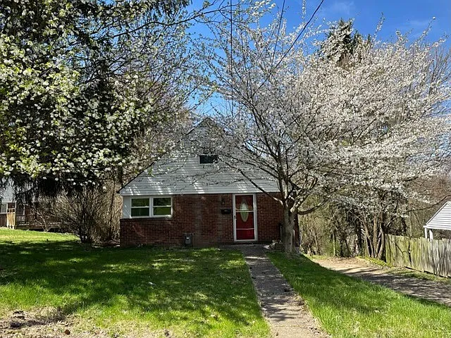 3019 Blackridge Ave photo 1