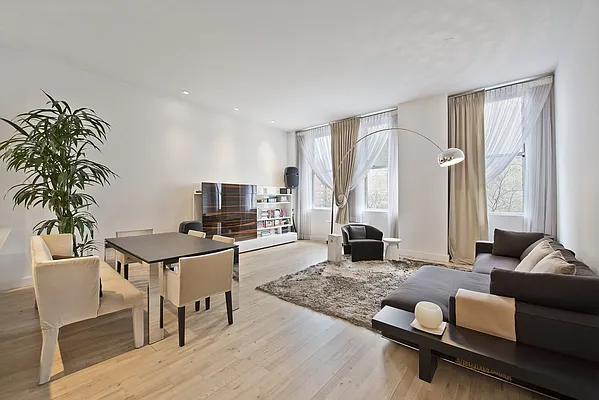 Sold by Nest Seekers International | media 12