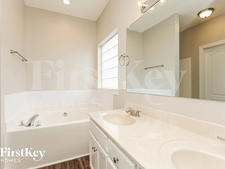 837 Manderlay Way — Photo 9
