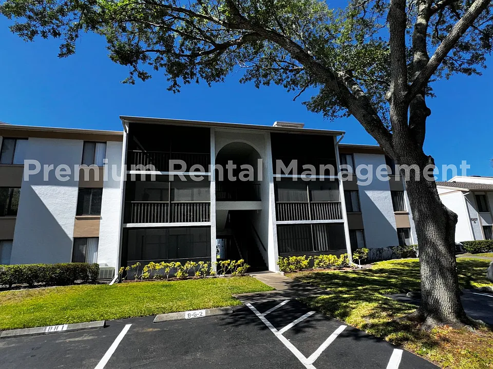 8205 Sun Spring Cir #72