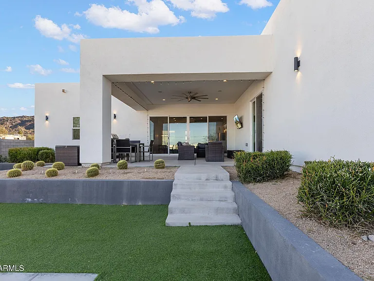 2252 E South Mountain Ave — Photo 46