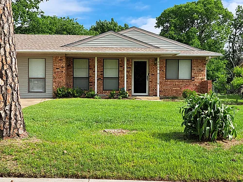 4006 Atlas Dr Photo 1