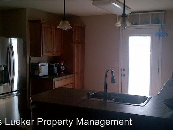 3rd image of 719 Sagebrush Way