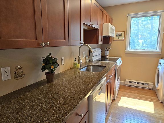 5th image of 119 Williams Lane #12G
