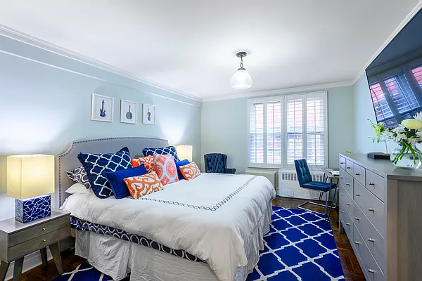 Sold by Compass | media 14