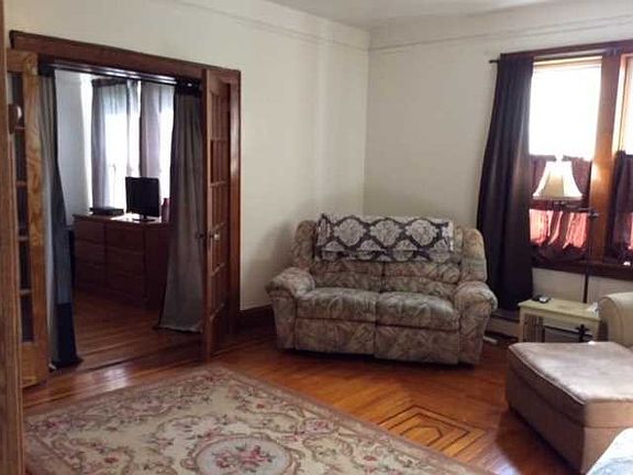 2nd image of 250 Vineyard Ave #1