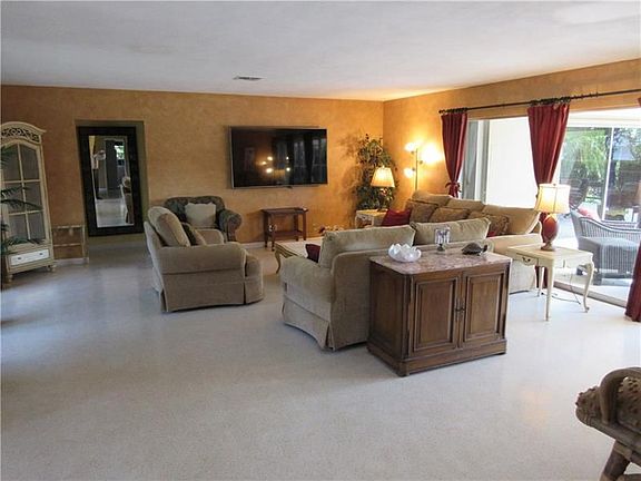 5th image of 2460 Del Lago Dr