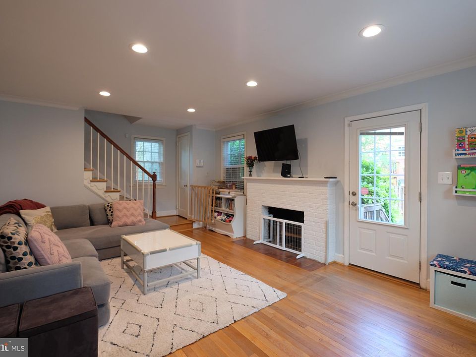 1st image of 5733 16th St N