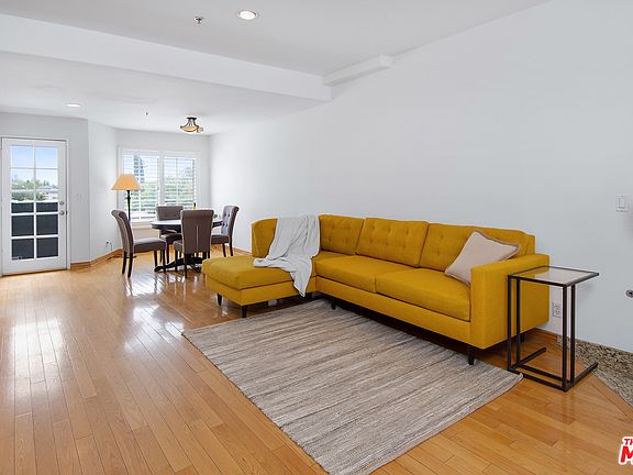4th image of 10925 Blix St APT 310