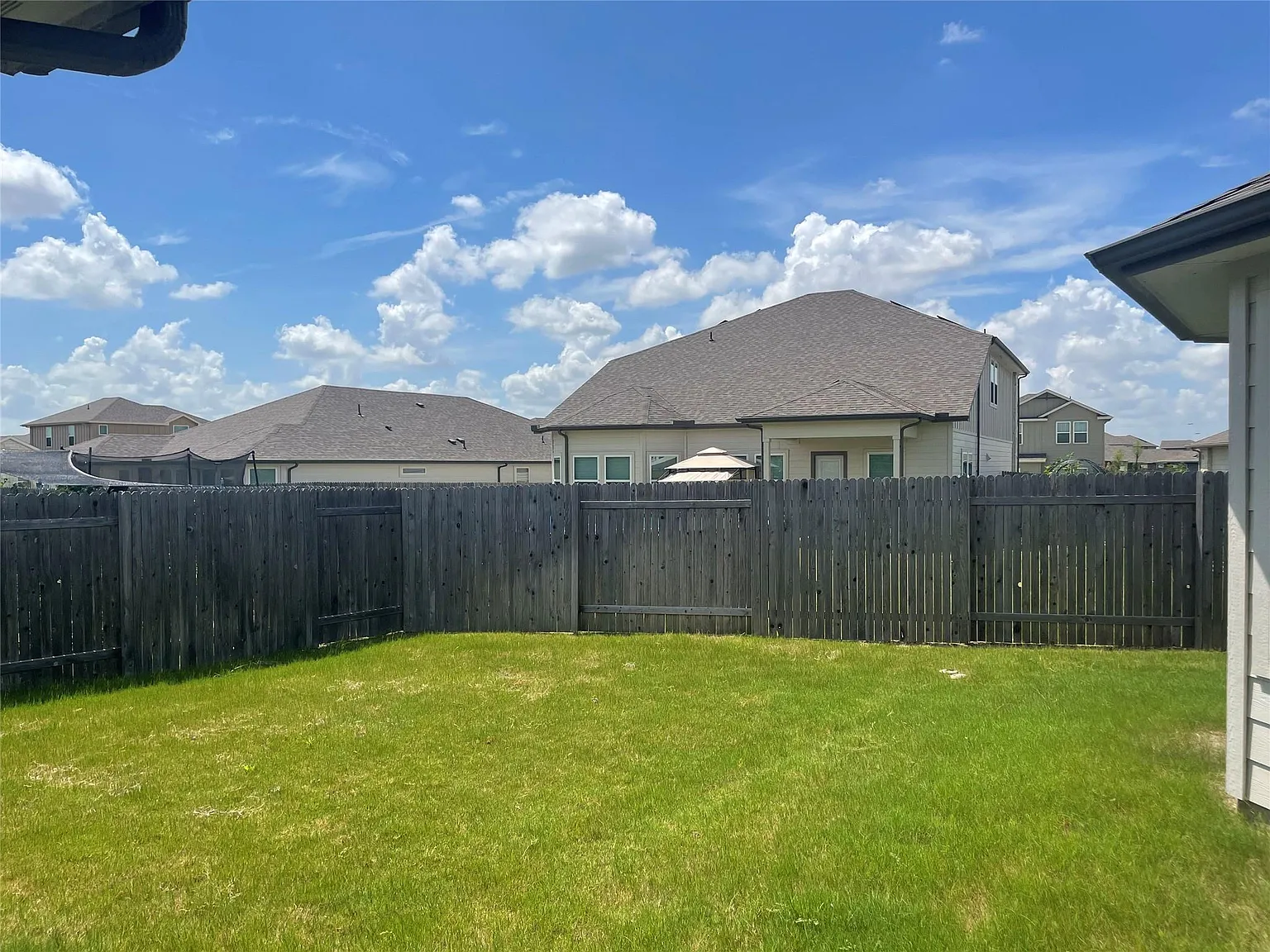 4 bed, 3.0 bath, 2208 sqft, $3,000 — Photo 4