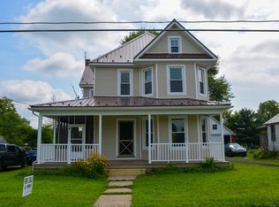 90 N Mill Rd, Milton, PA 17847