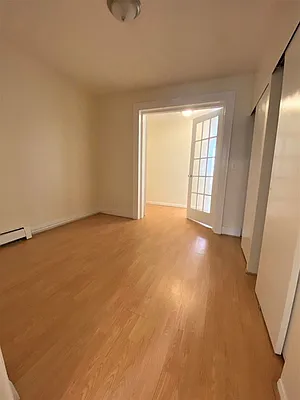 Rented by Manhattan Realty Group | media 2