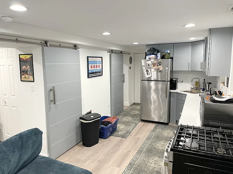 1509 N Rockwell St — Photo 6