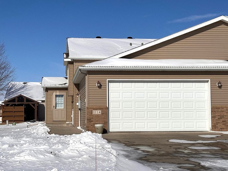 1st image of 1114 3rd Ave NE #1114