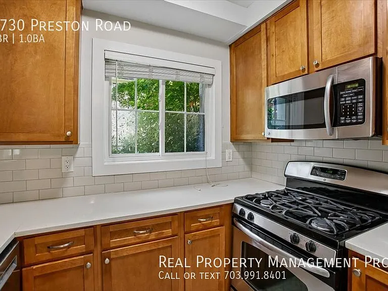 1730 Preston Rd — Photo 11