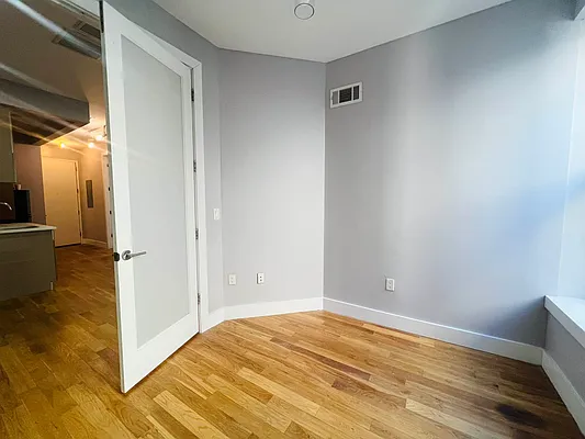 Rented by Pear NYC LLC | media 28