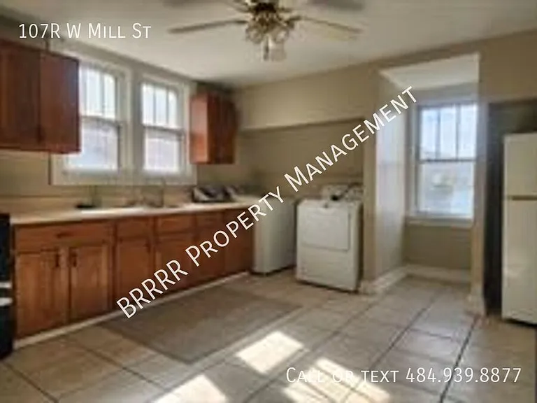 107R W Mill St — Photo 14