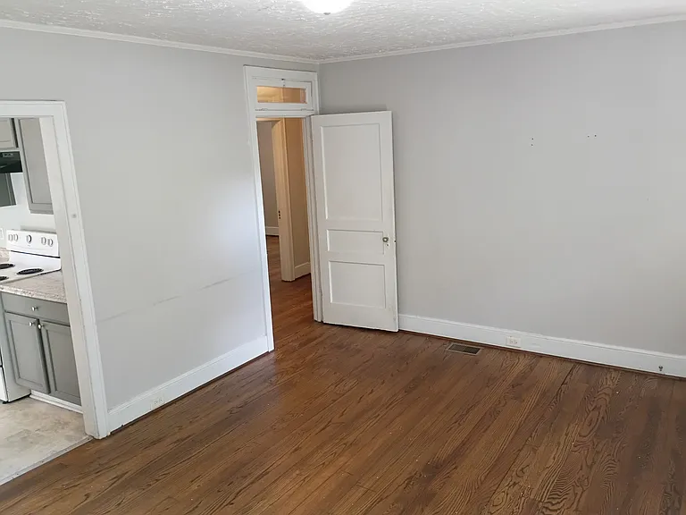 1450 Kingston Rd — Photo 8