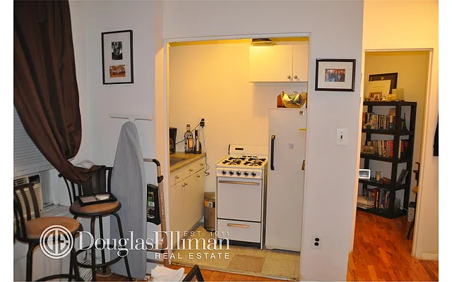 Rented by Douglas Elliman | media 14