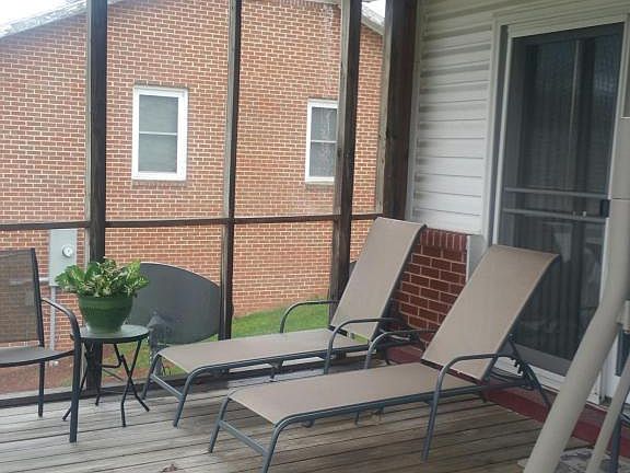 5th image of 324 Sycamore Ave
