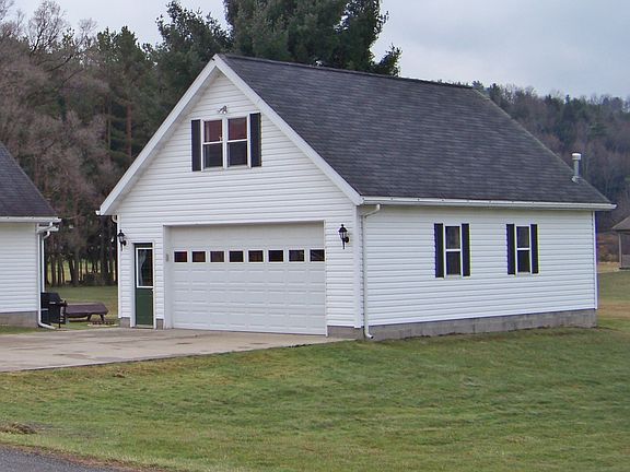 3rd image of 150 Main St
