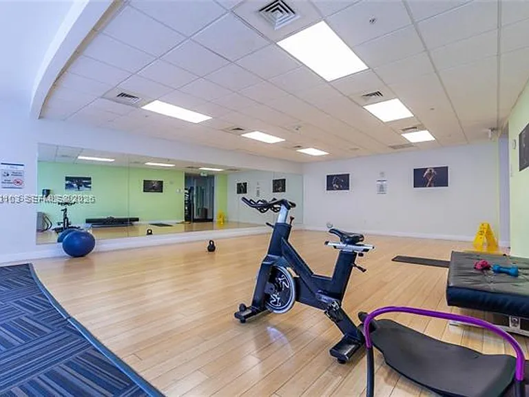1750 N Bayshore Dr #2401 — Photo 40