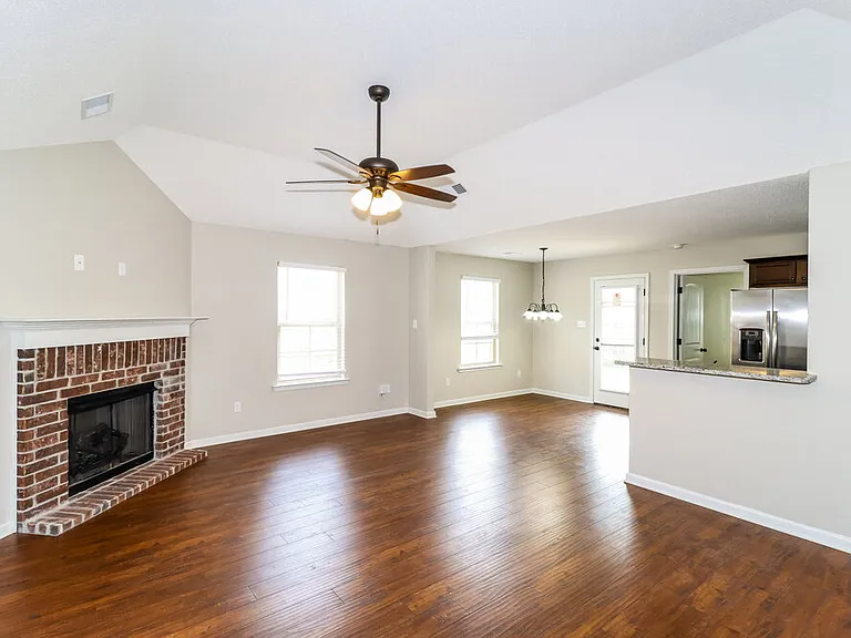 1075 Carib Loop W — Photo 4
