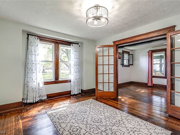 4th image of 137 Orchard St