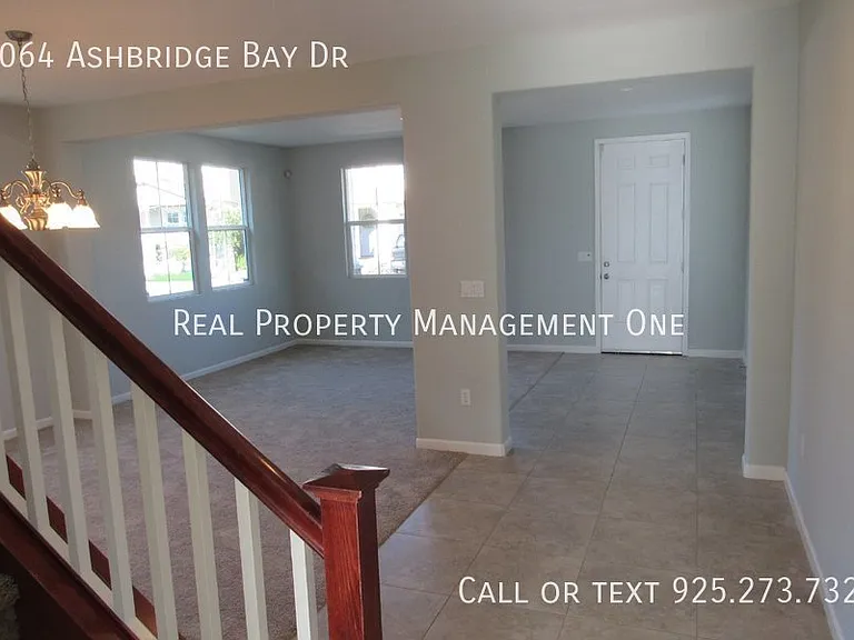 1064 Ashbridge Bay Dr — Photo 6