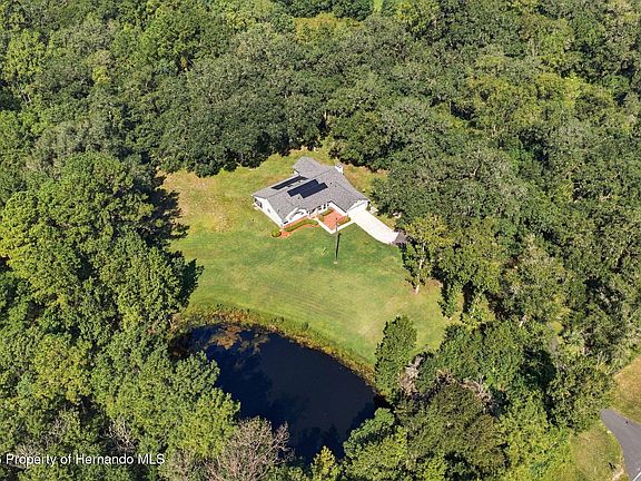 2nd image of 880 Emerson Rd