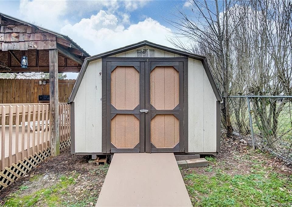 1st image of 4613 Country Meadows Dr