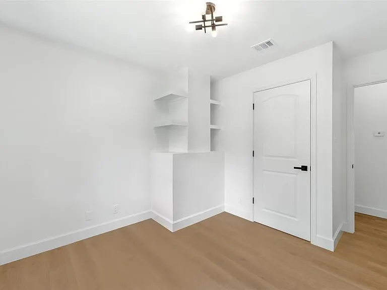 8520 Bradford Dr — Photo 18
