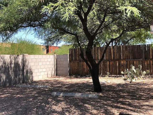 1032 E Glenn St — Photo 45