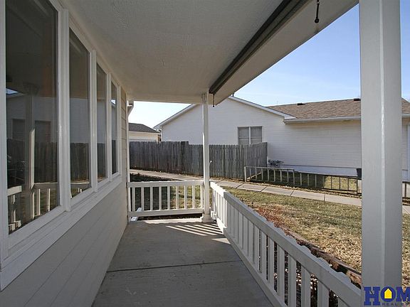 3rd image of 2019 W Cove Ct