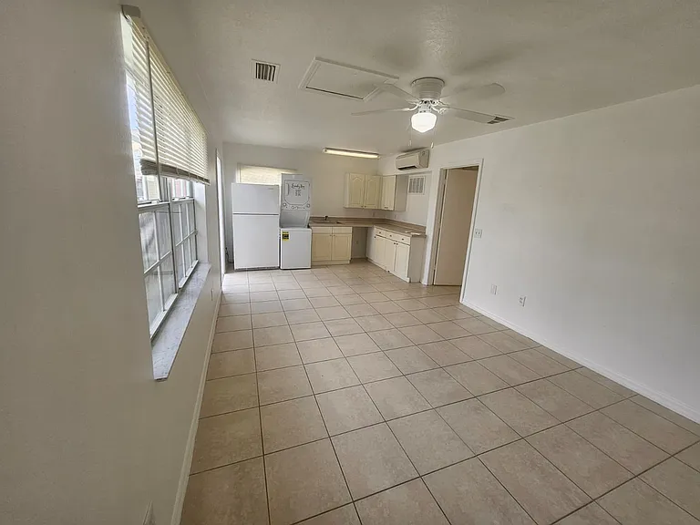 601 Washington Palm Loop #B — Photo 4