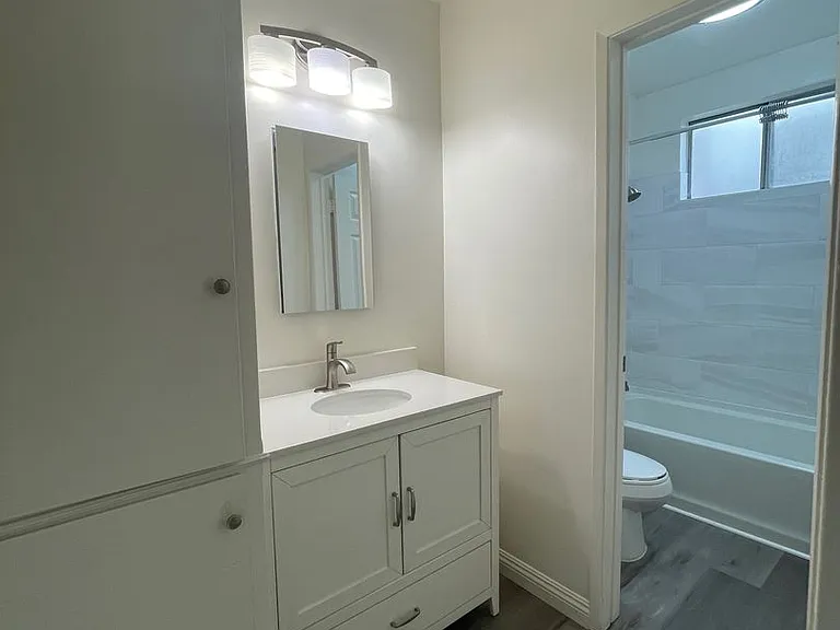 943 N Louise St — Photo 6