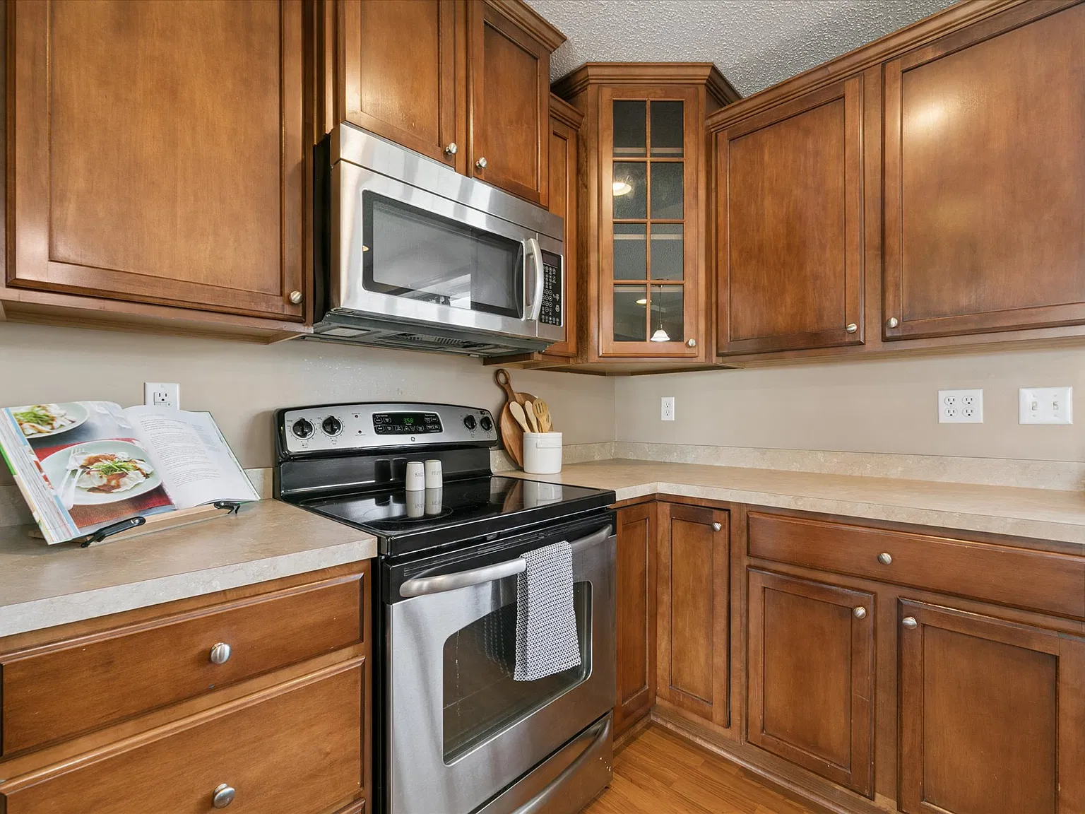 3 bed, 2174 sqft, $2,150 — Photo 4