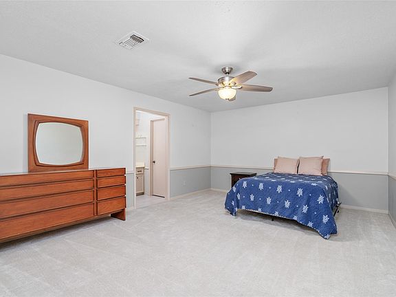 3rd image of 7015 Rosebrook Cir