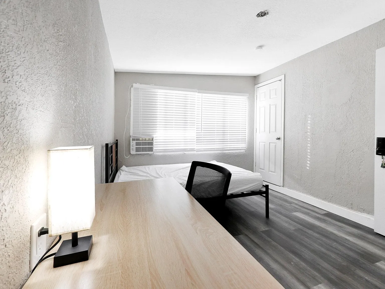 4 bed, 3.0 bath, 2100 sqft, $888 — Photo 3