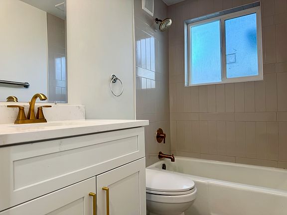 5th image of 105 E Wilson Rd