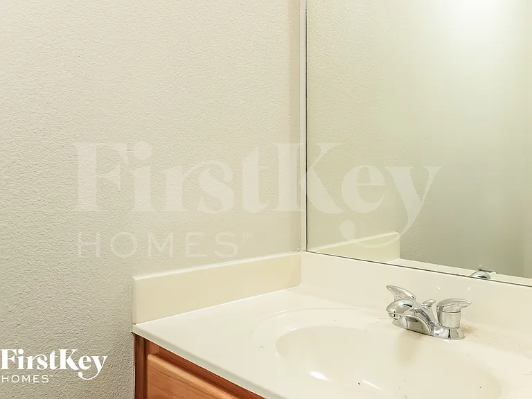 315 Donalan Dr — Photo 14