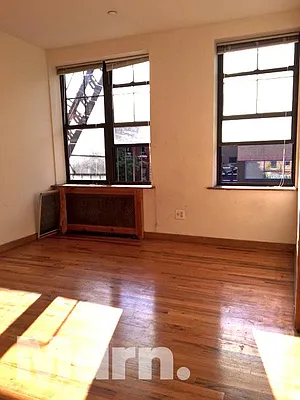 Rented by Mdrn Residential | media 10