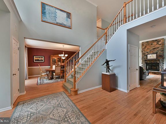 5th image of 414 Forest Ln
