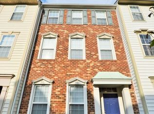 25488 Freda Ln, Chantilly, VA 20152